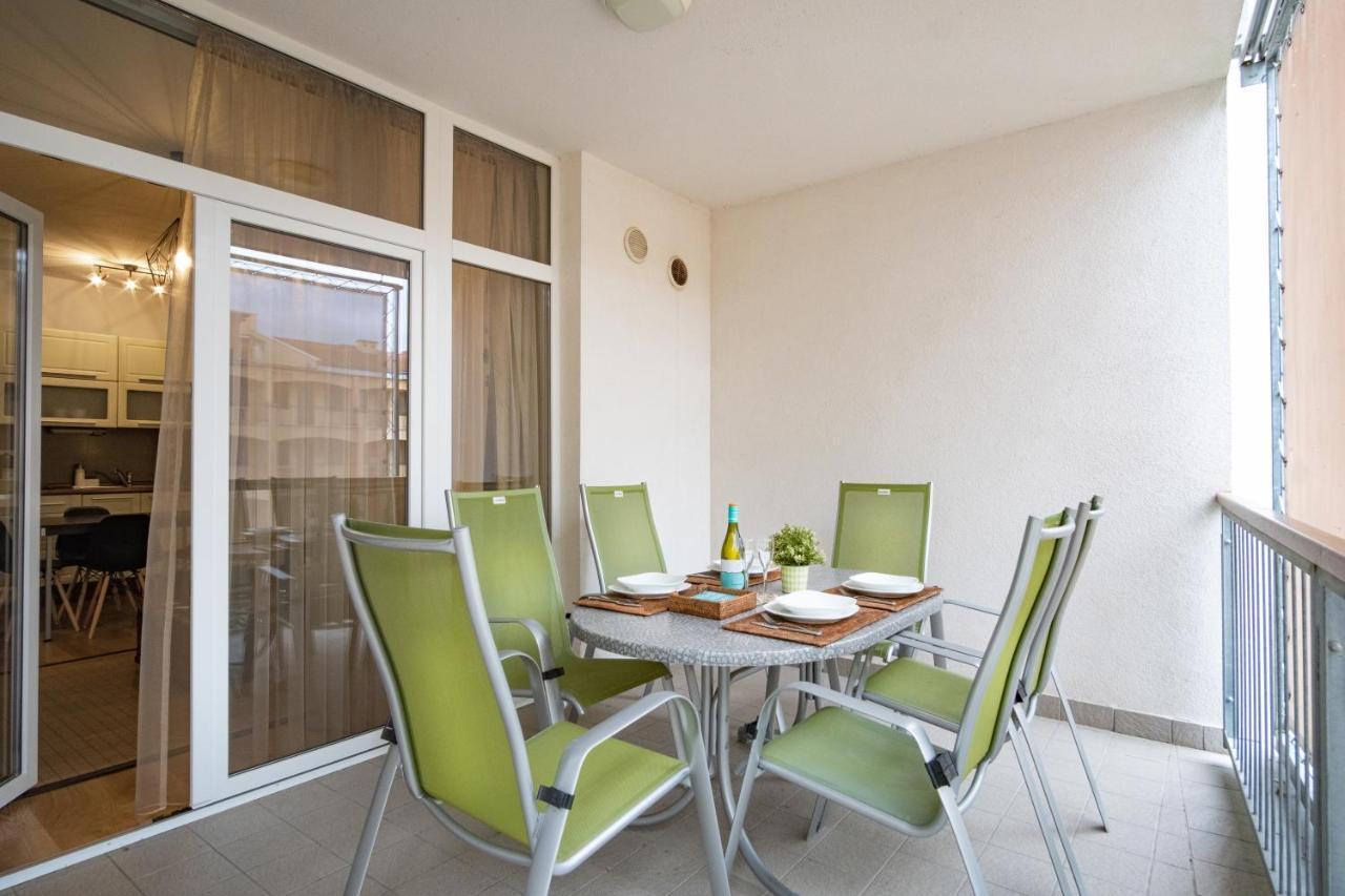 Mf Villa Azur Wellness Apartment Siófok Dış mekan fotoğraf