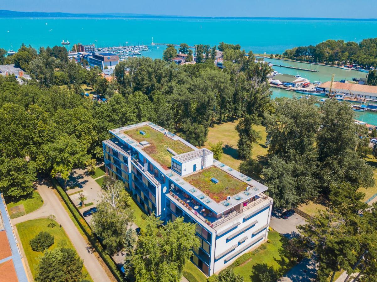 Mf Villa Azur Wellness Apartment Siófok Dış mekan fotoğraf