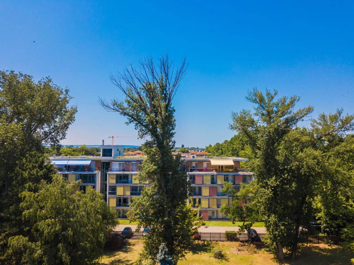 Mf Villa Azur Wellness Apartment Siófok Dış mekan fotoğraf